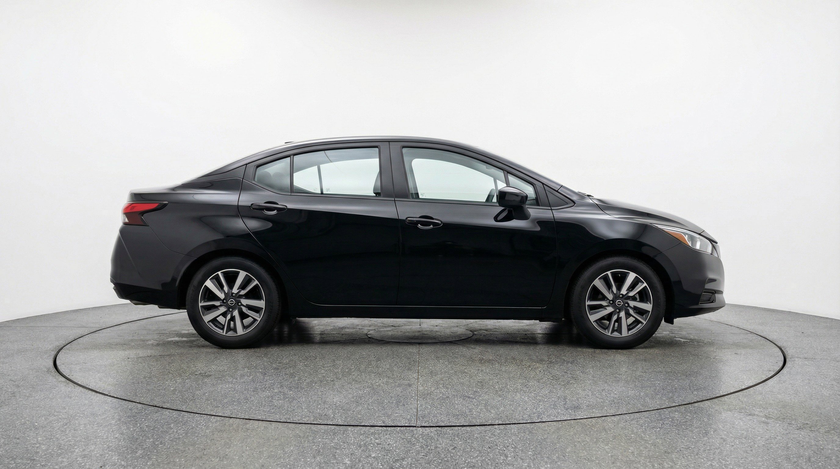 Used 2025 Nissan Versa SV image 11