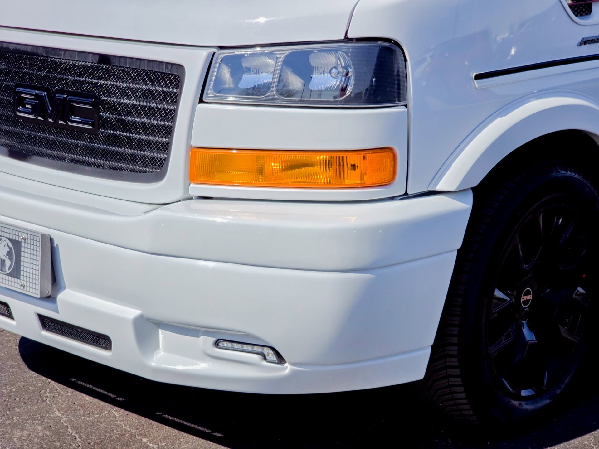 Used 2025 GMC Savana 2500 RWD image 5