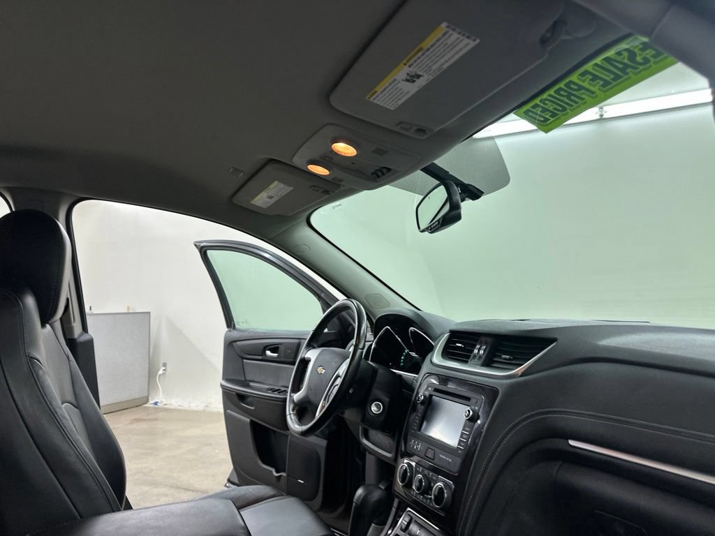 Used 2017 Chevrolet Traverse LT AWD/4WD image 16