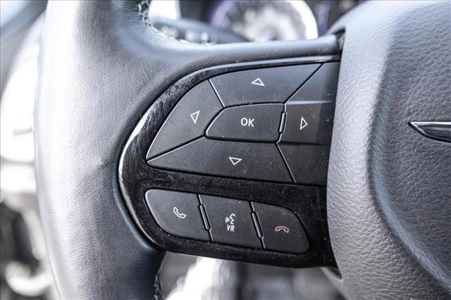 Used 2020 Chrysler Pacifica Touring-L image 13