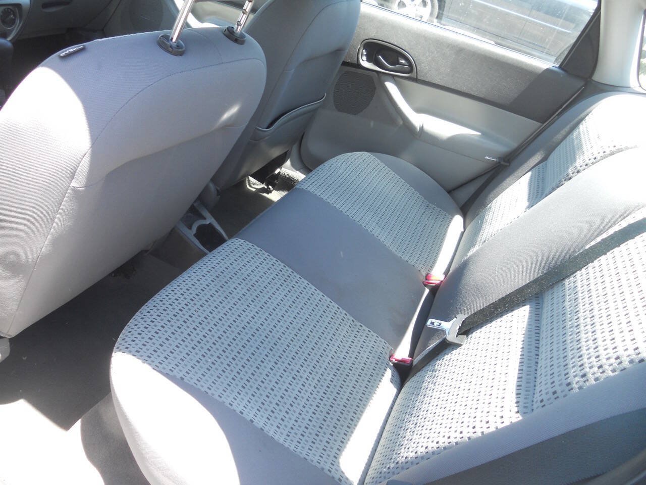 Used 2006 Ford Focus SES FWD image 33