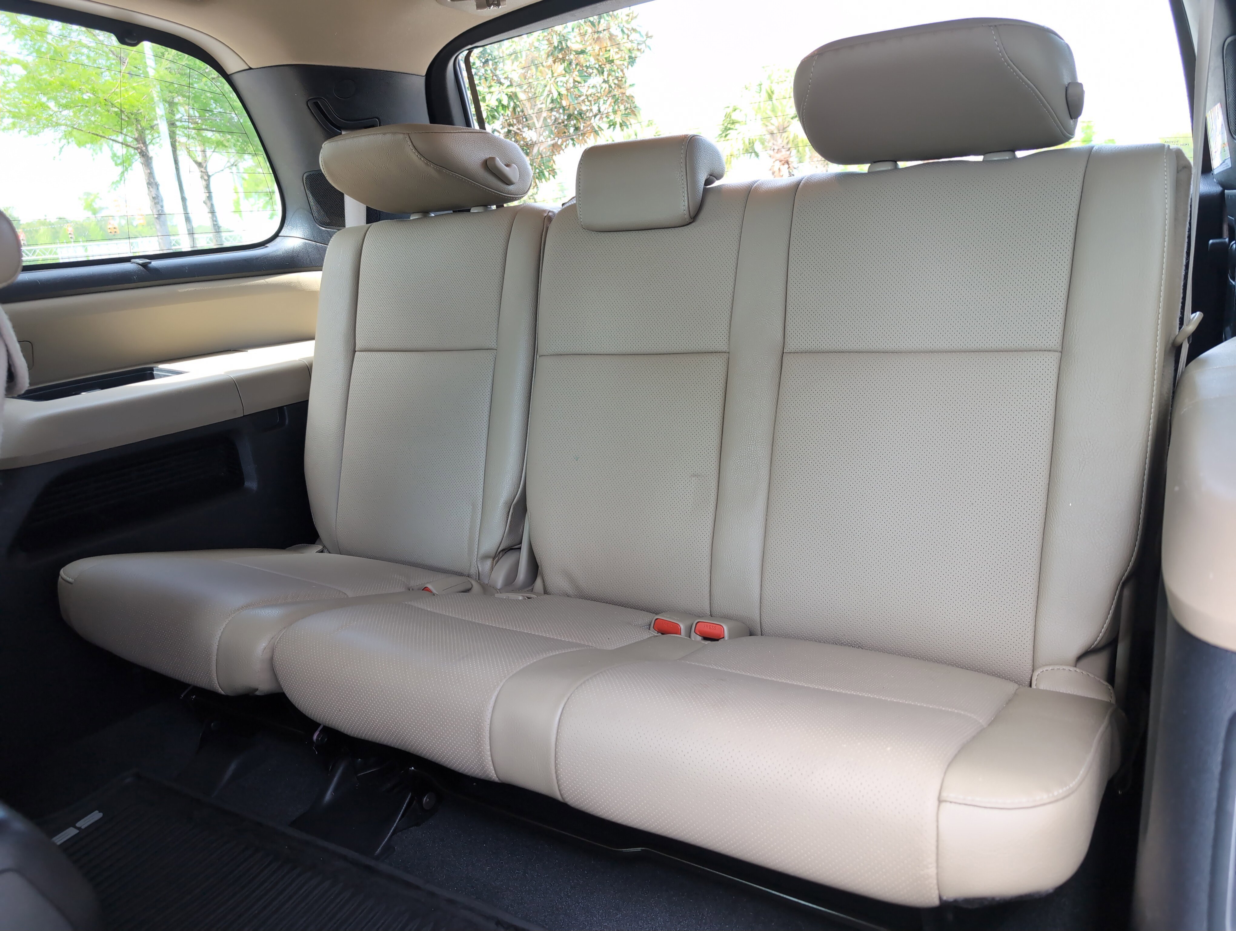 Used 2020 Toyota Sequoia Platinum AWD/4WD image 32