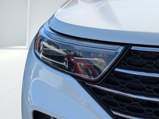 Used 2021 Ford Explorer XLT w/ Equipment Group 202A image 7