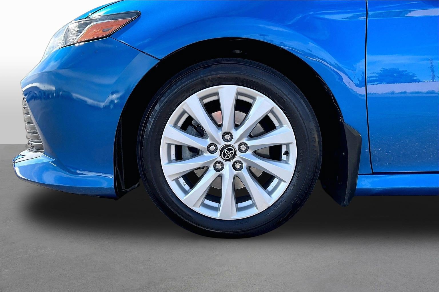 Used 2020 Toyota Camry LE FWD image 8