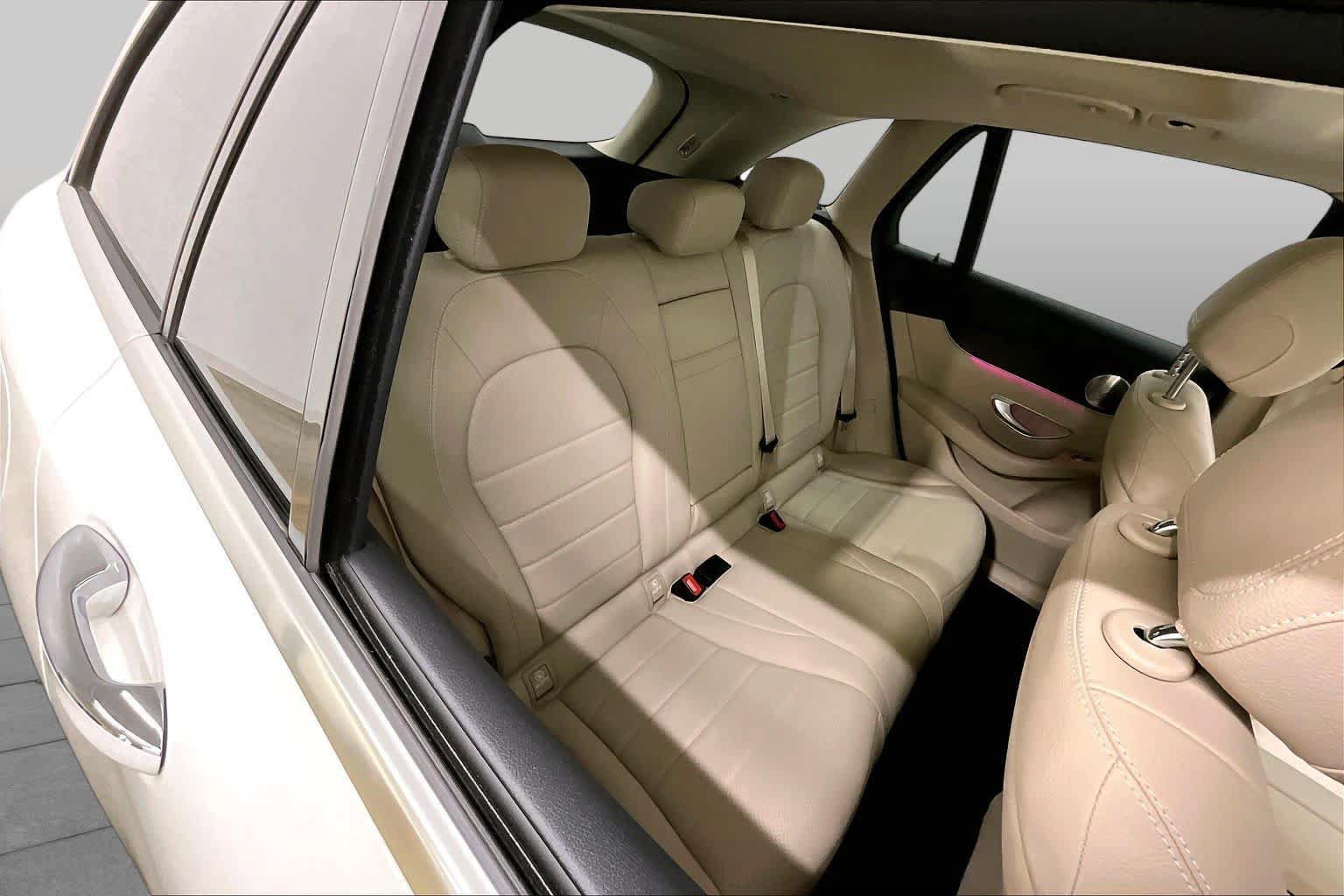 Used 2020 Mercedes-Benz GLC 300 image 19