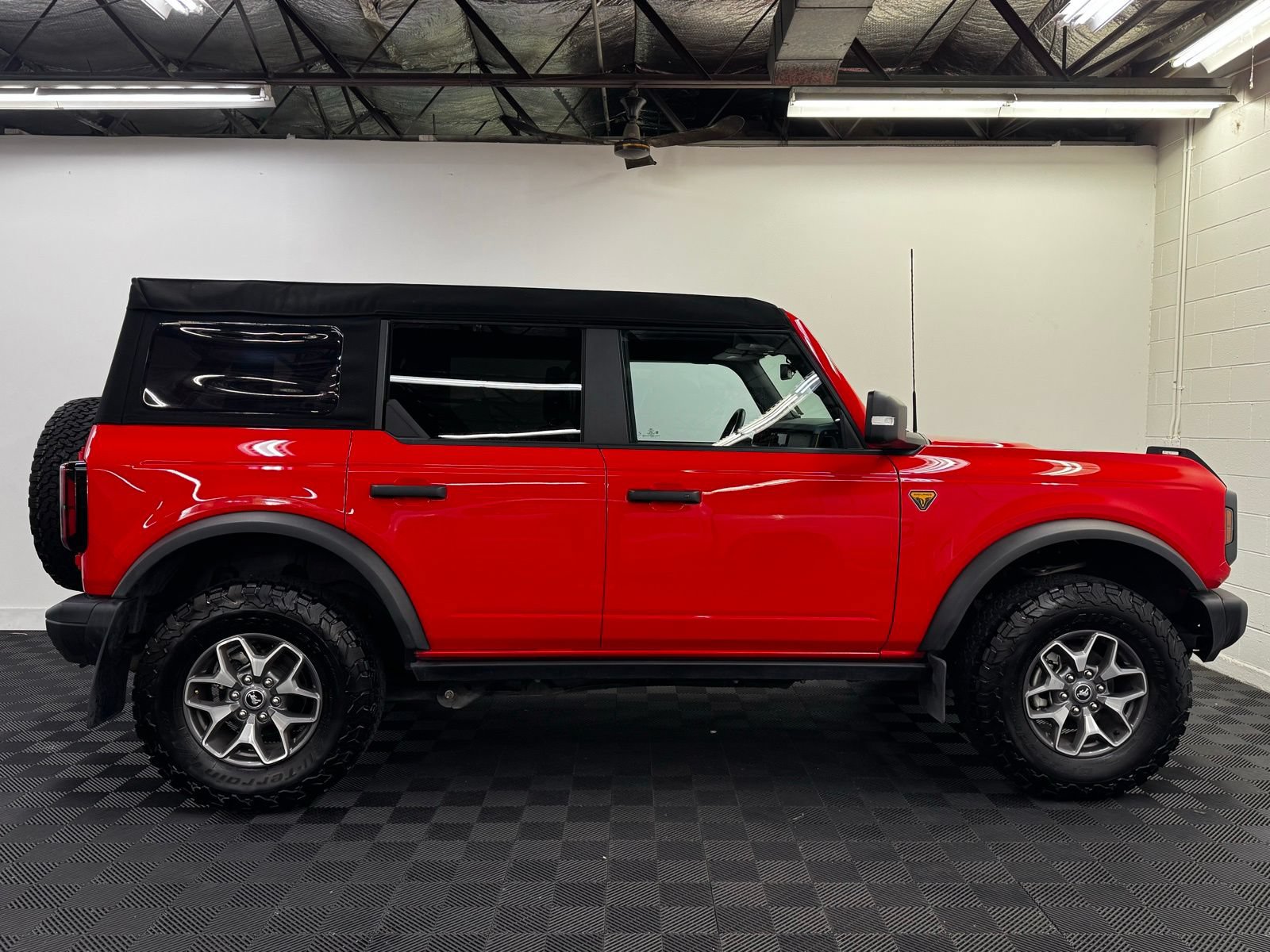 Used 2023 Ford Bronco Badlands AWD/4WD image 4