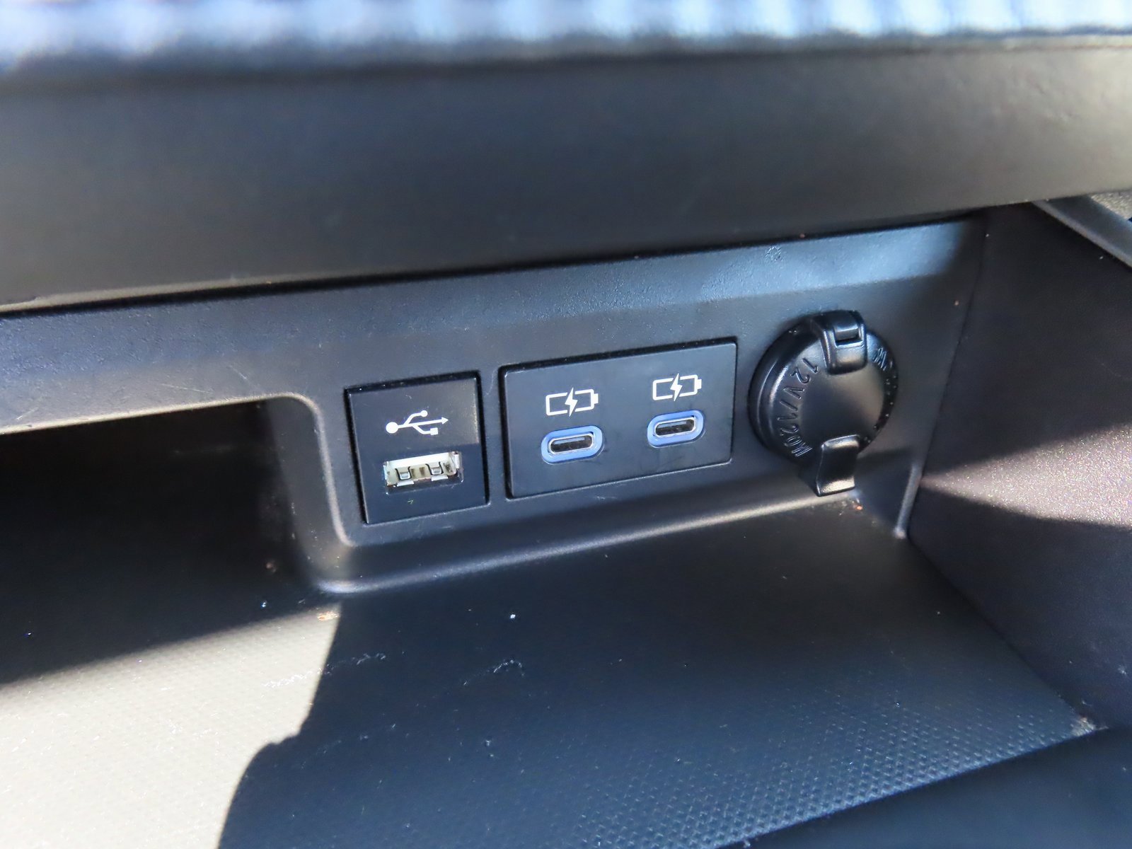 Used 2022 Toyota Highlander XLE image 28