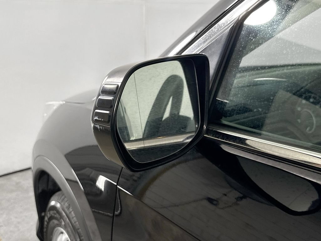 Used 2016 Honda CR-V LX image 32