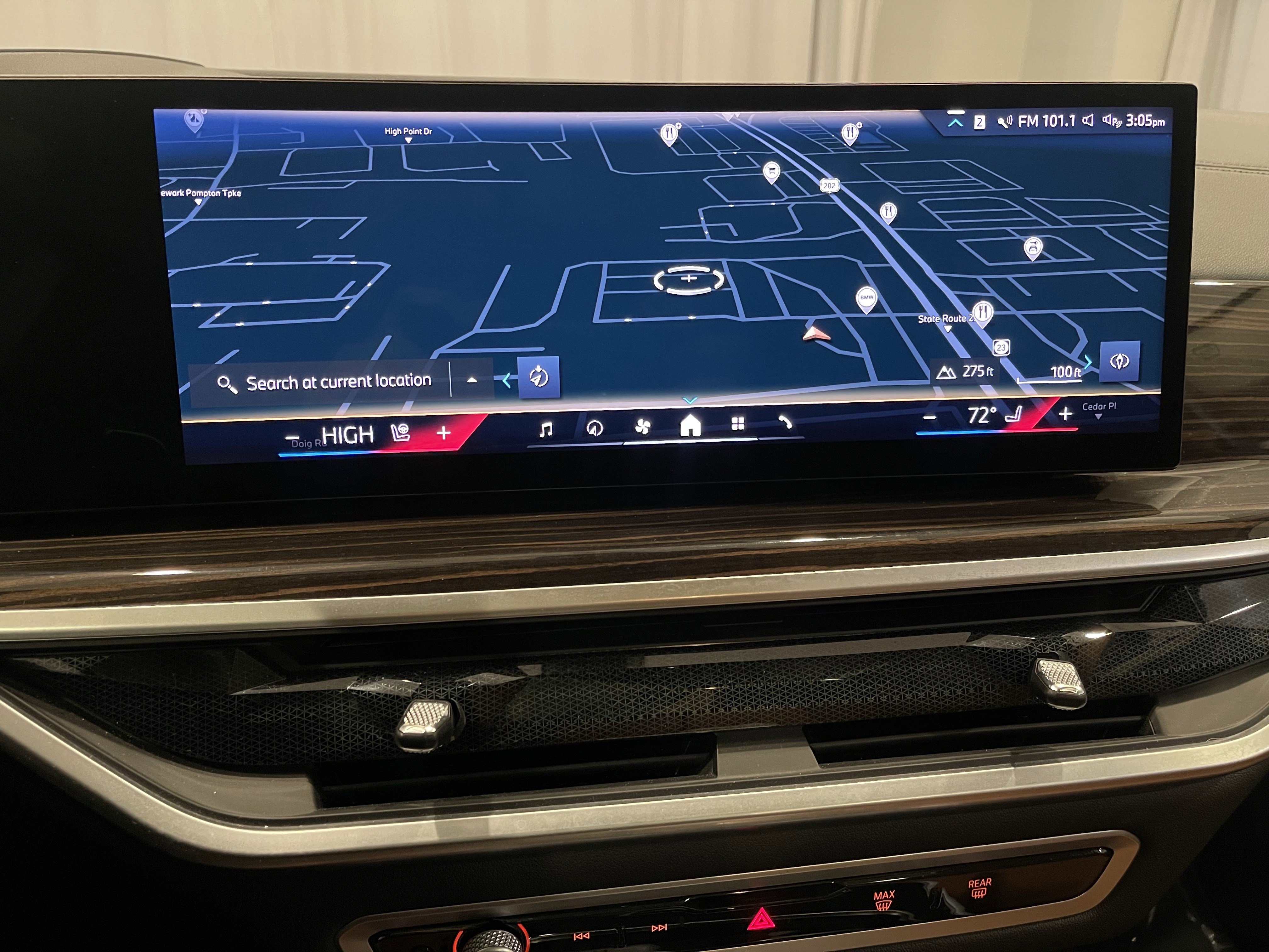 Used 2024 BMW X7 xDrive40i w/ Premium Package AWD/4WD image 23