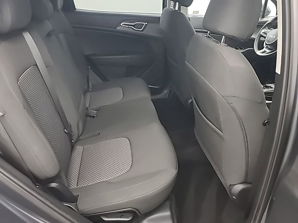 Used 2025 Kia Sportage LX image 17