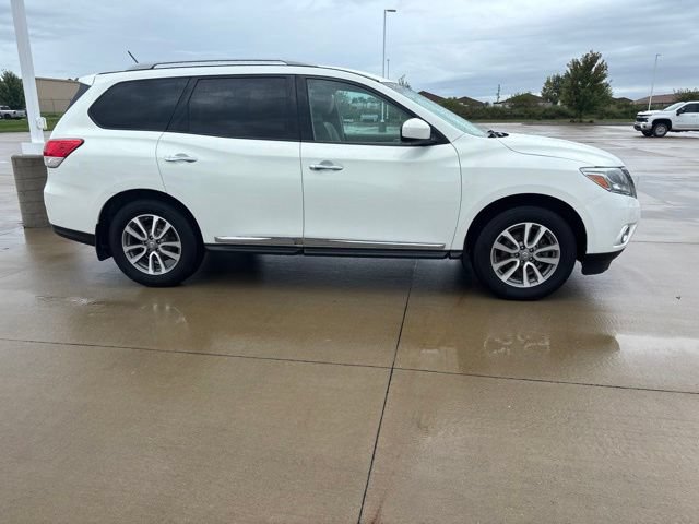 Used 2013 Nissan Pathfinder SL w/ Trailer Tow Pkg AWD/4WD image 5