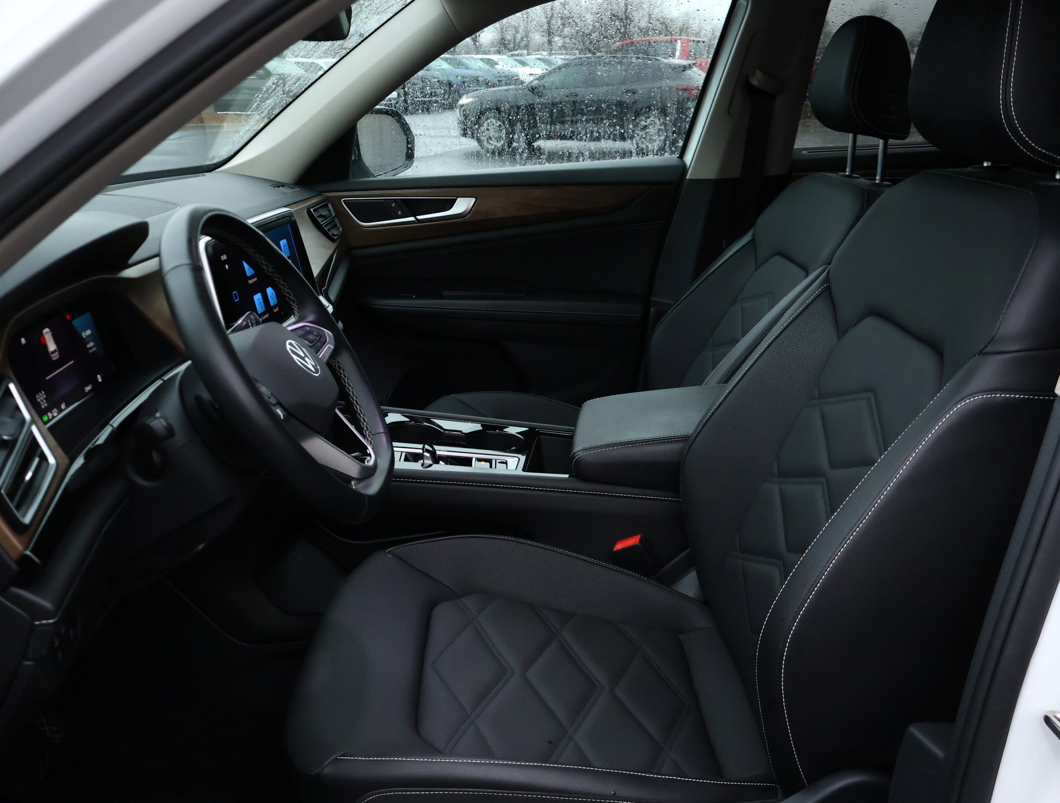 Used 2025 Volkswagen Atlas SE image 10