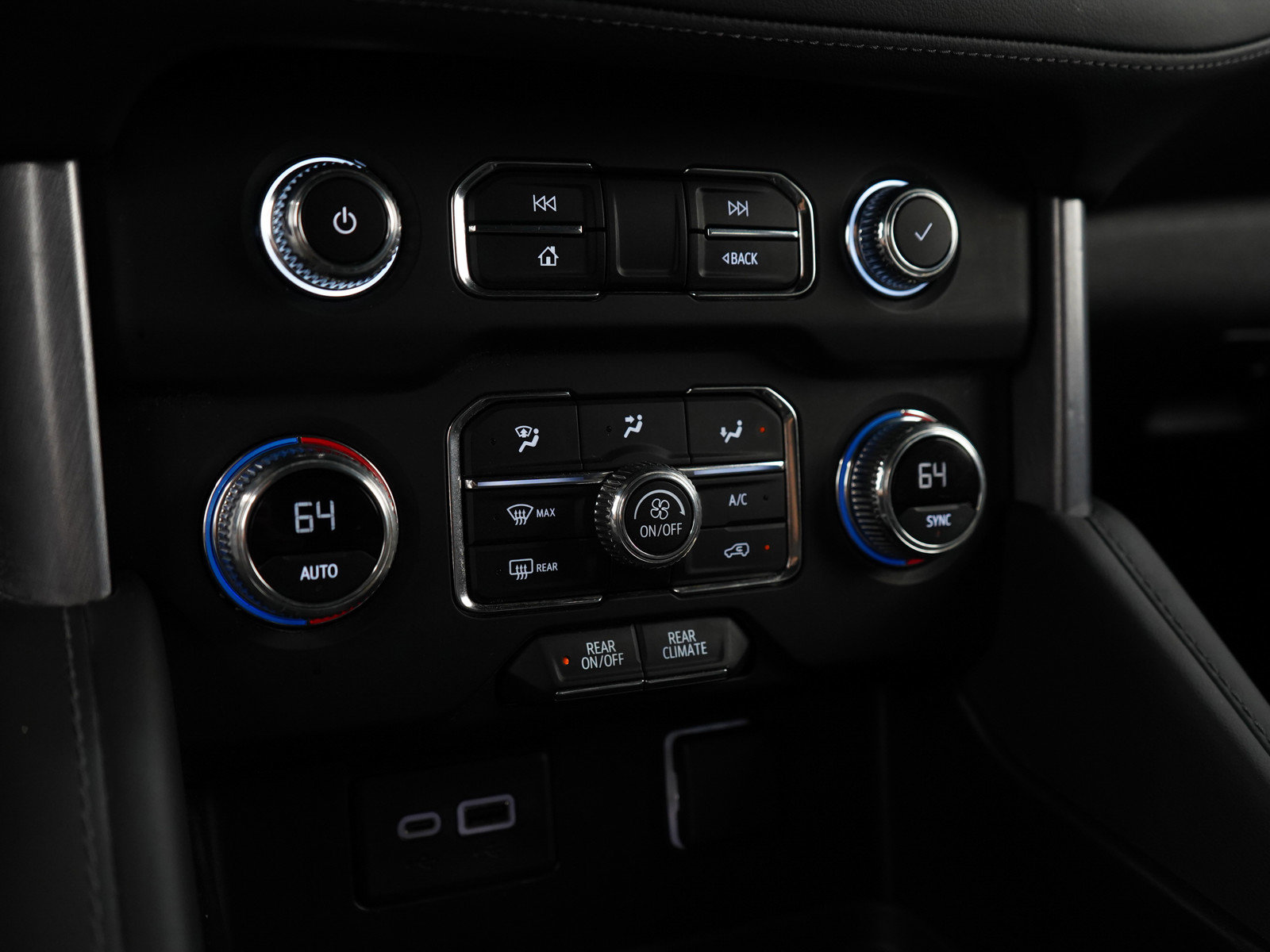 Used 2024 GMC Yukon SLE image 23