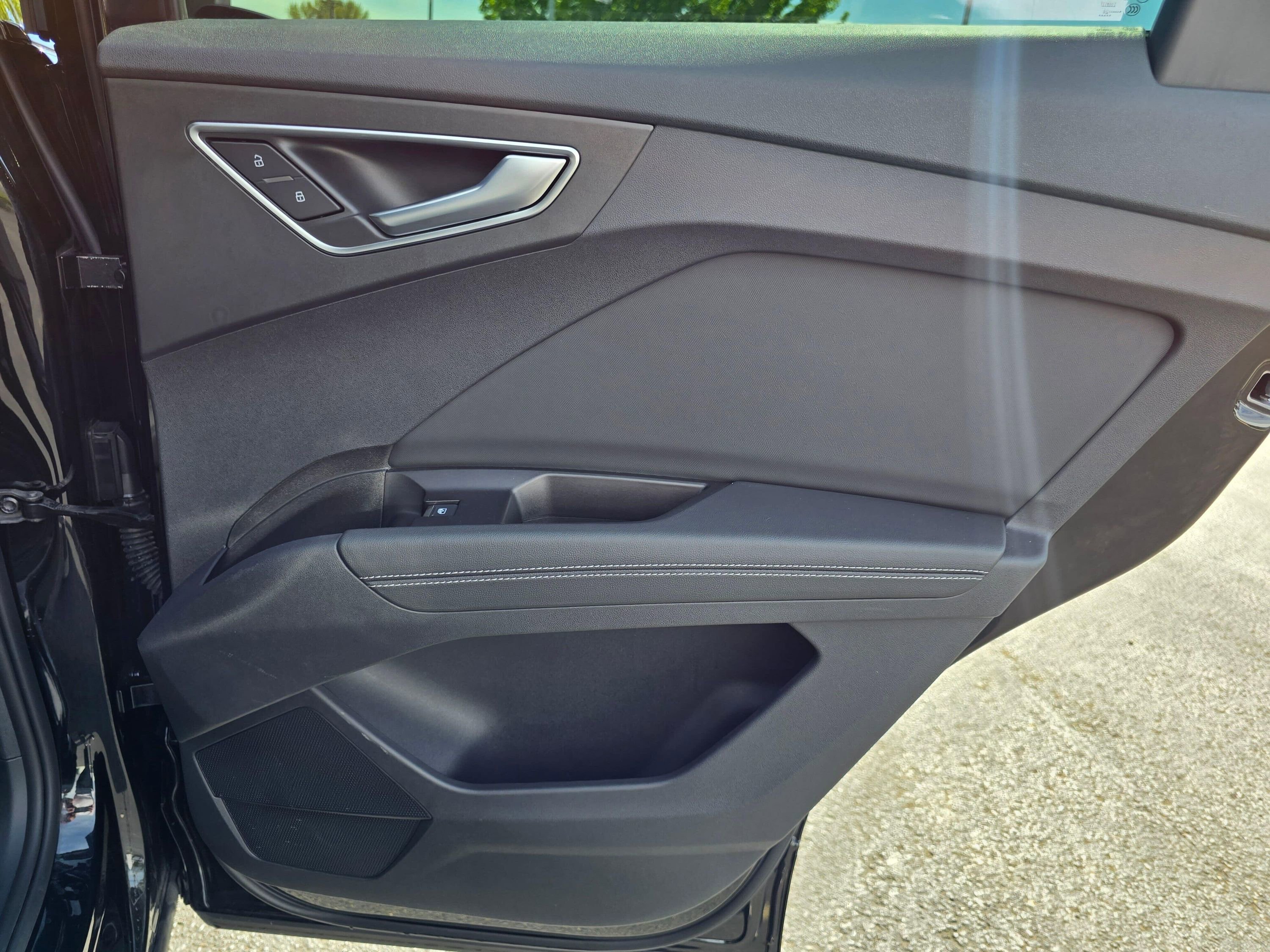 Used 2025 Audi Q4 e-tron Premium w/ Convenience Package AWD/4WD image 25