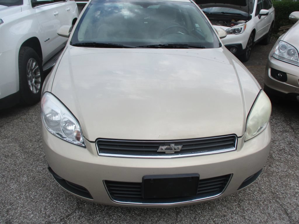 Used 2011 Chevrolet Impala LT FWD image 2