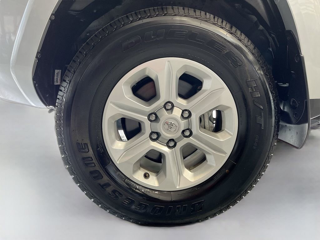 Used 2024 Toyota 4Runner SR5 Premium w/ Moonroof Package image 31