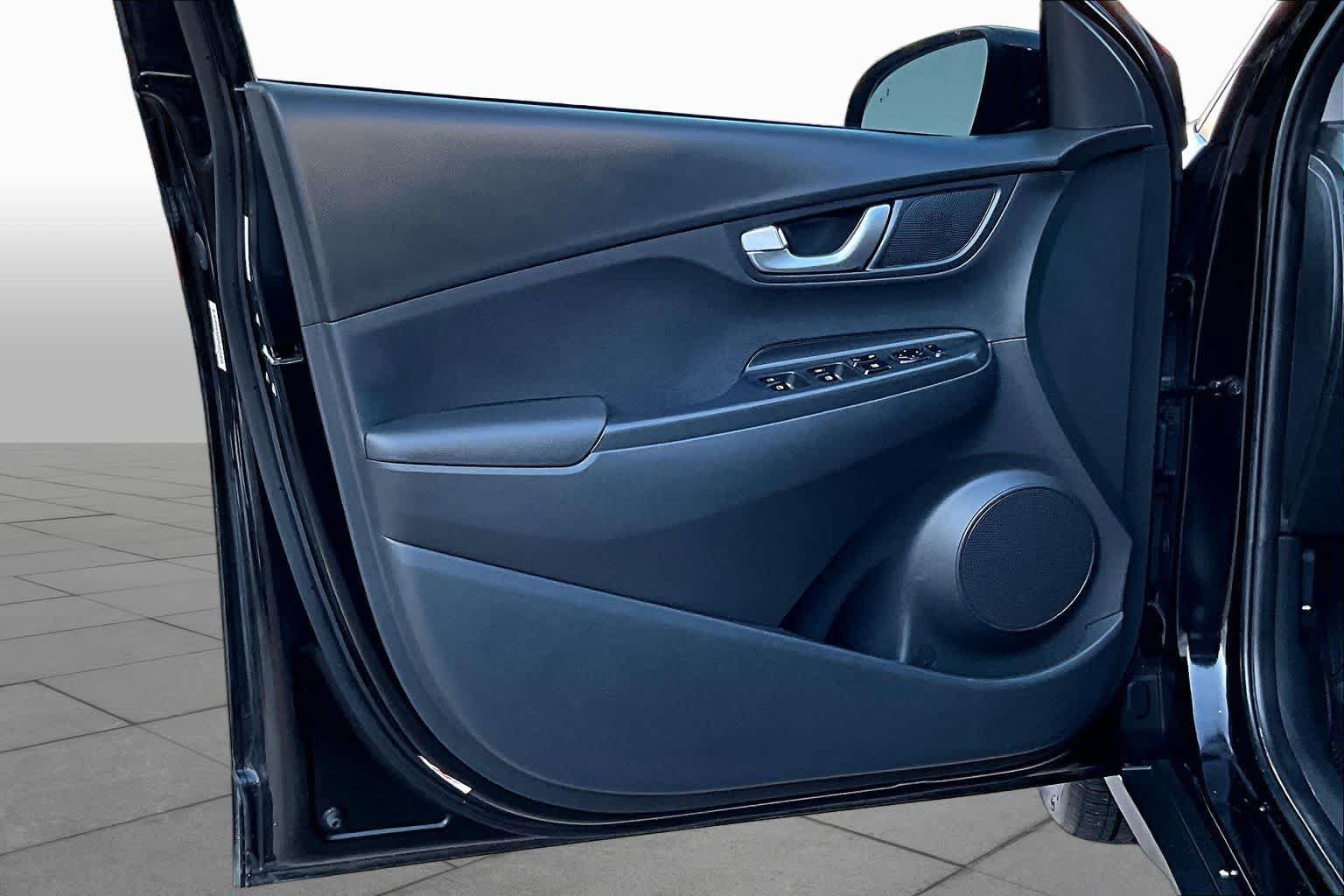 Used 2022 Hyundai Kona SEL w/ Convenience Package FWD image 22