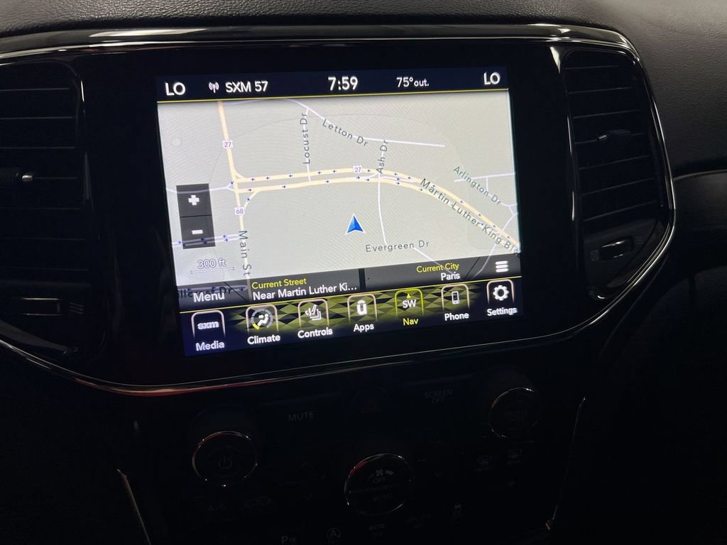 Used 2020 Jeep Grand Cherokee Altitude AWD/4WD image 15