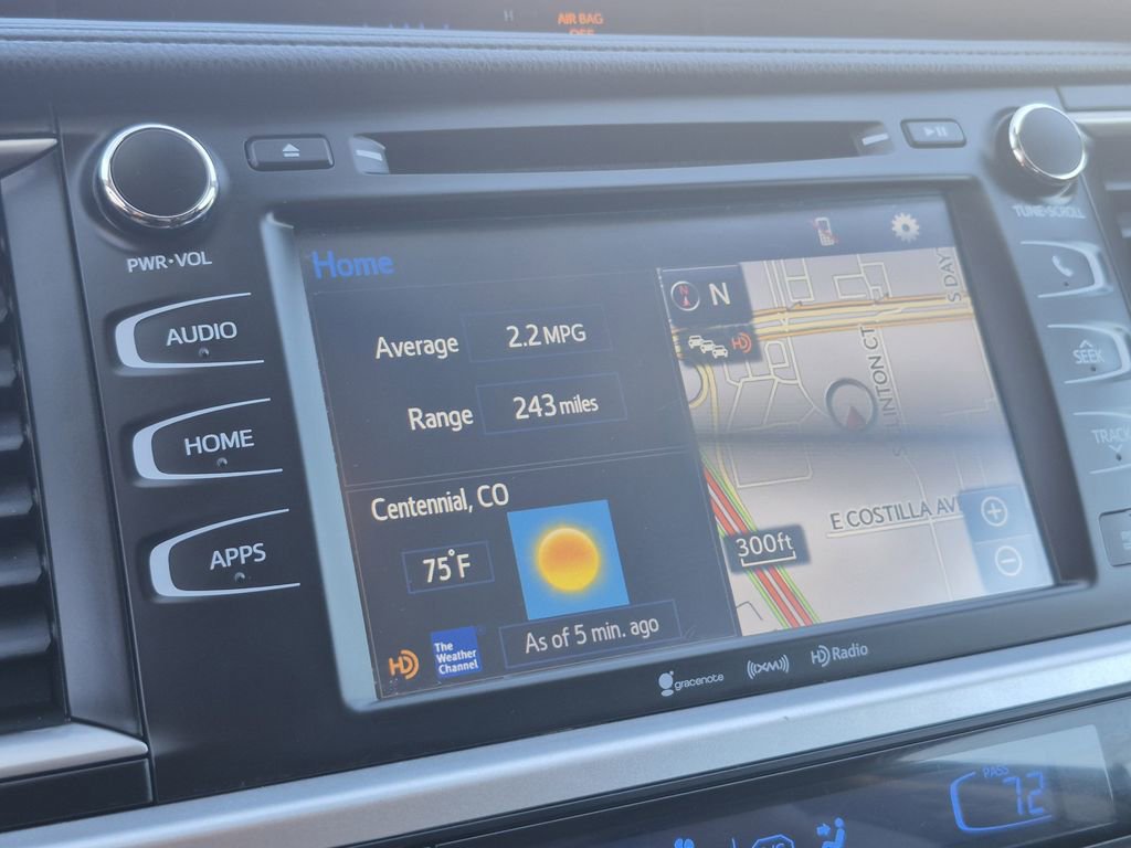 Used 2018 Toyota Highlander XLE image 24