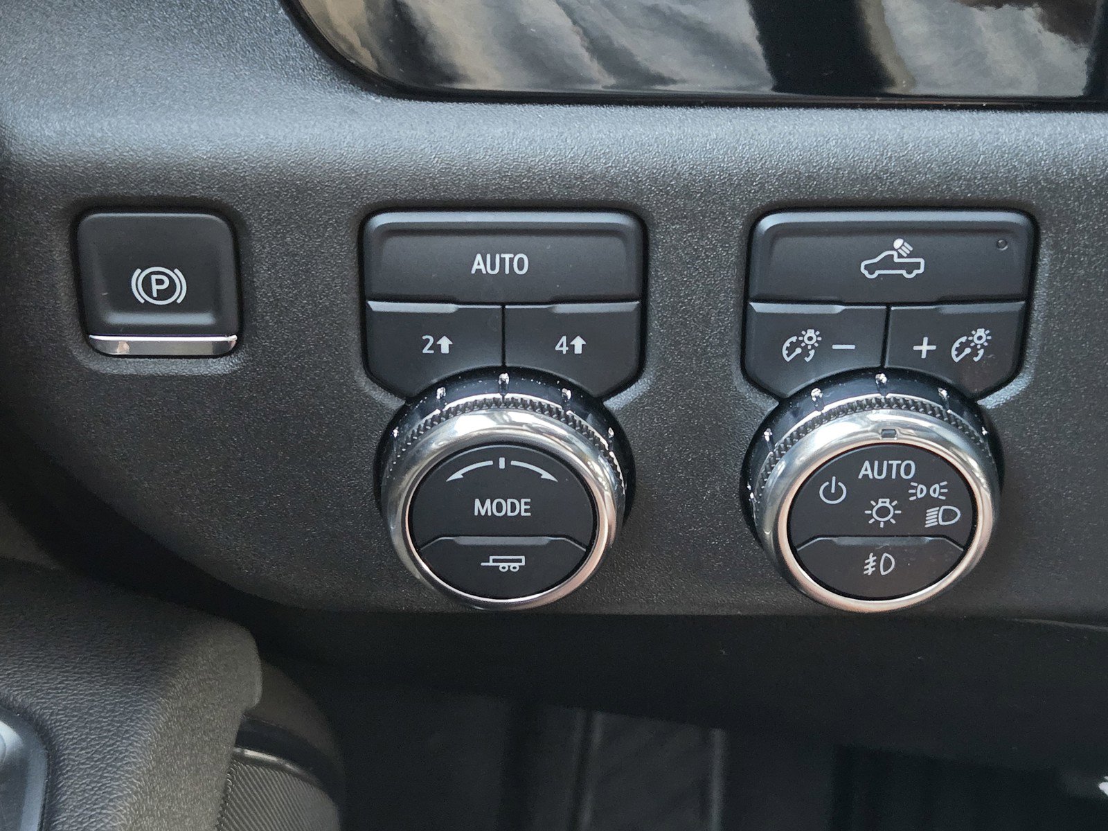 Used 2025 GMC Sierra 1500 Elevation image 24