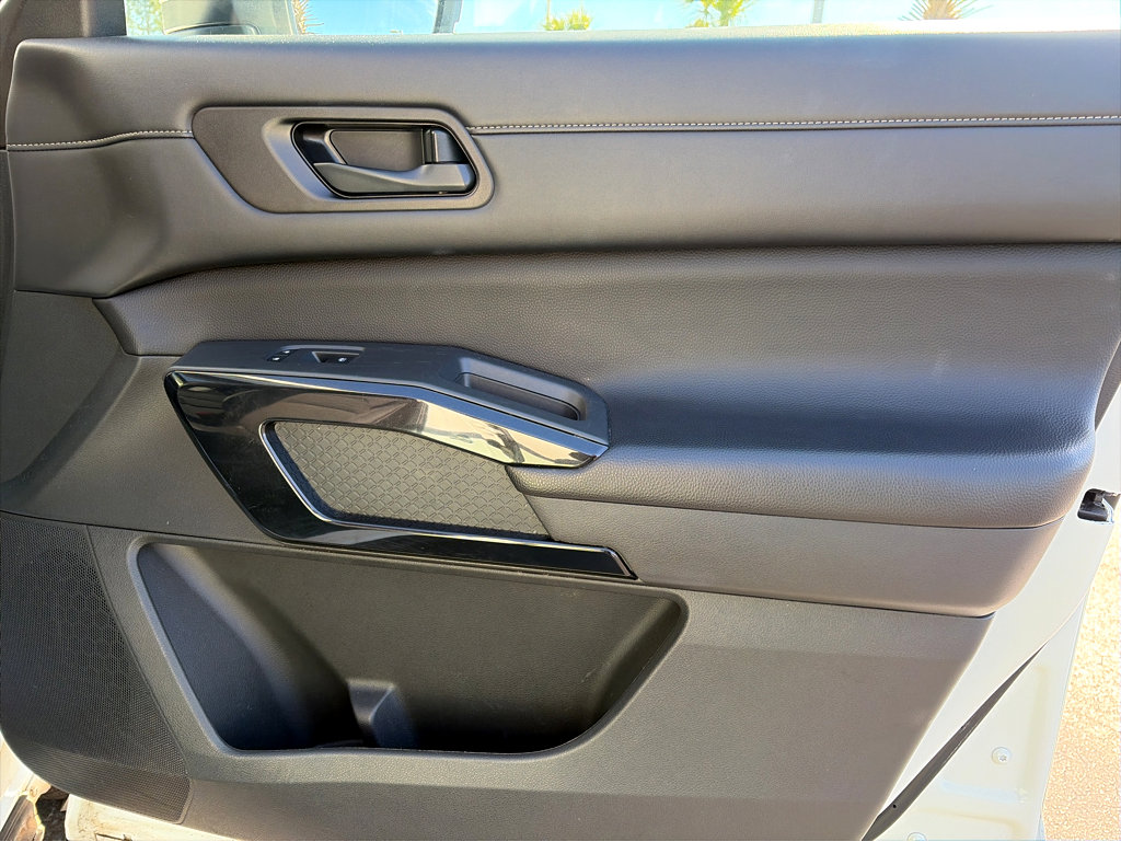 Certified 2024 Nissan Pathfinder SV image 10