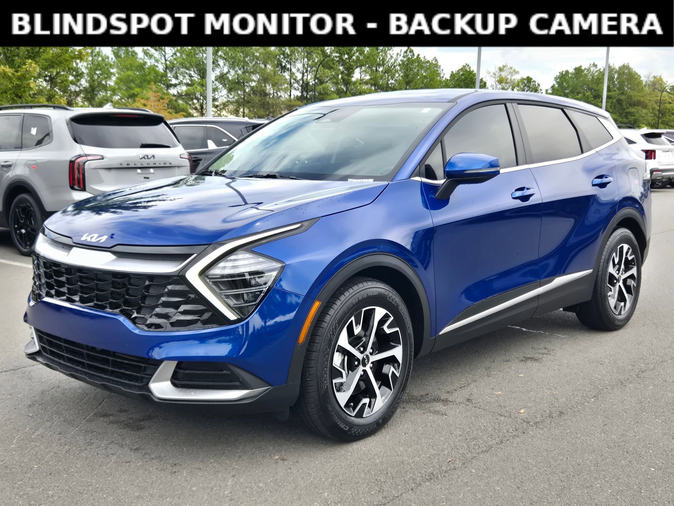 Used 2025 Kia Sportage EX image 3