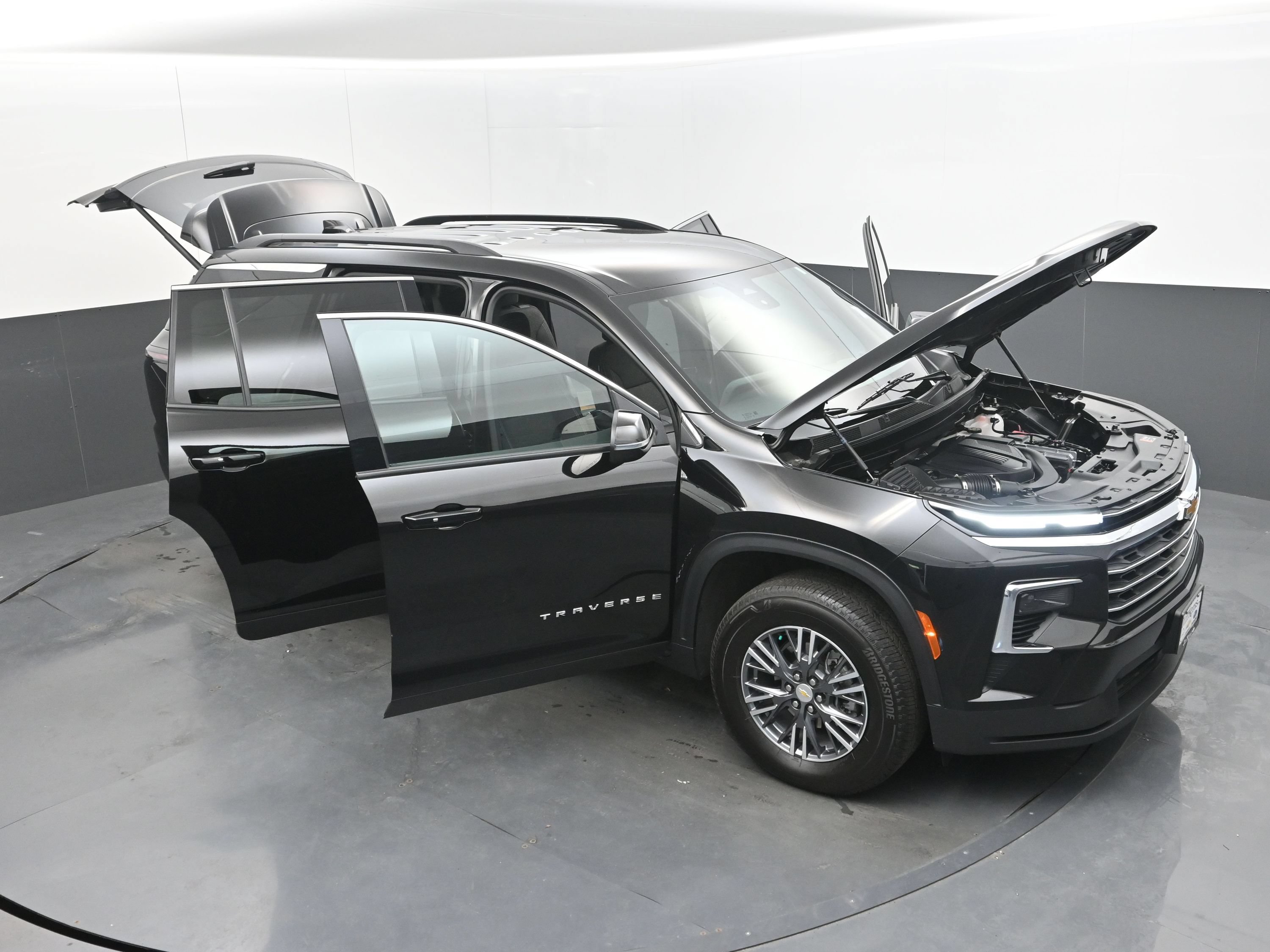 Certified 2026 Chevrolet Traverse LT FWD image 50