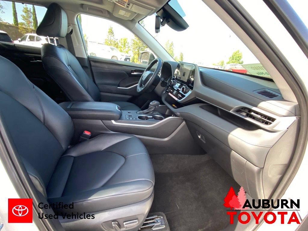 Certified 2026 Toyota Highlander XLE AWD/4WD image 14