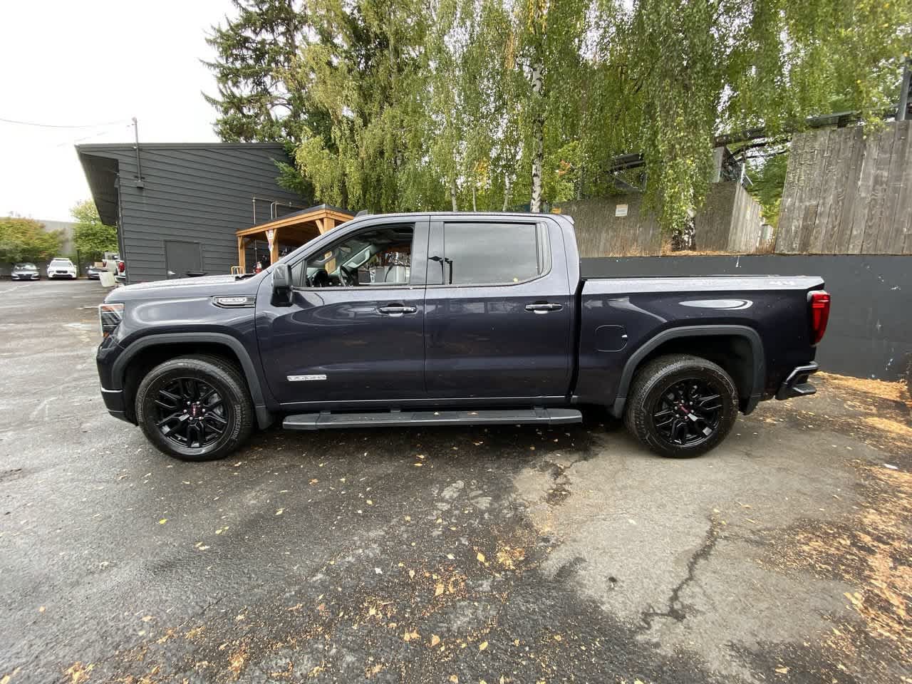 Used 2025 GMC Sierra 1500 Elevation w/ Elevation Premium Package AWD/4WD image 3