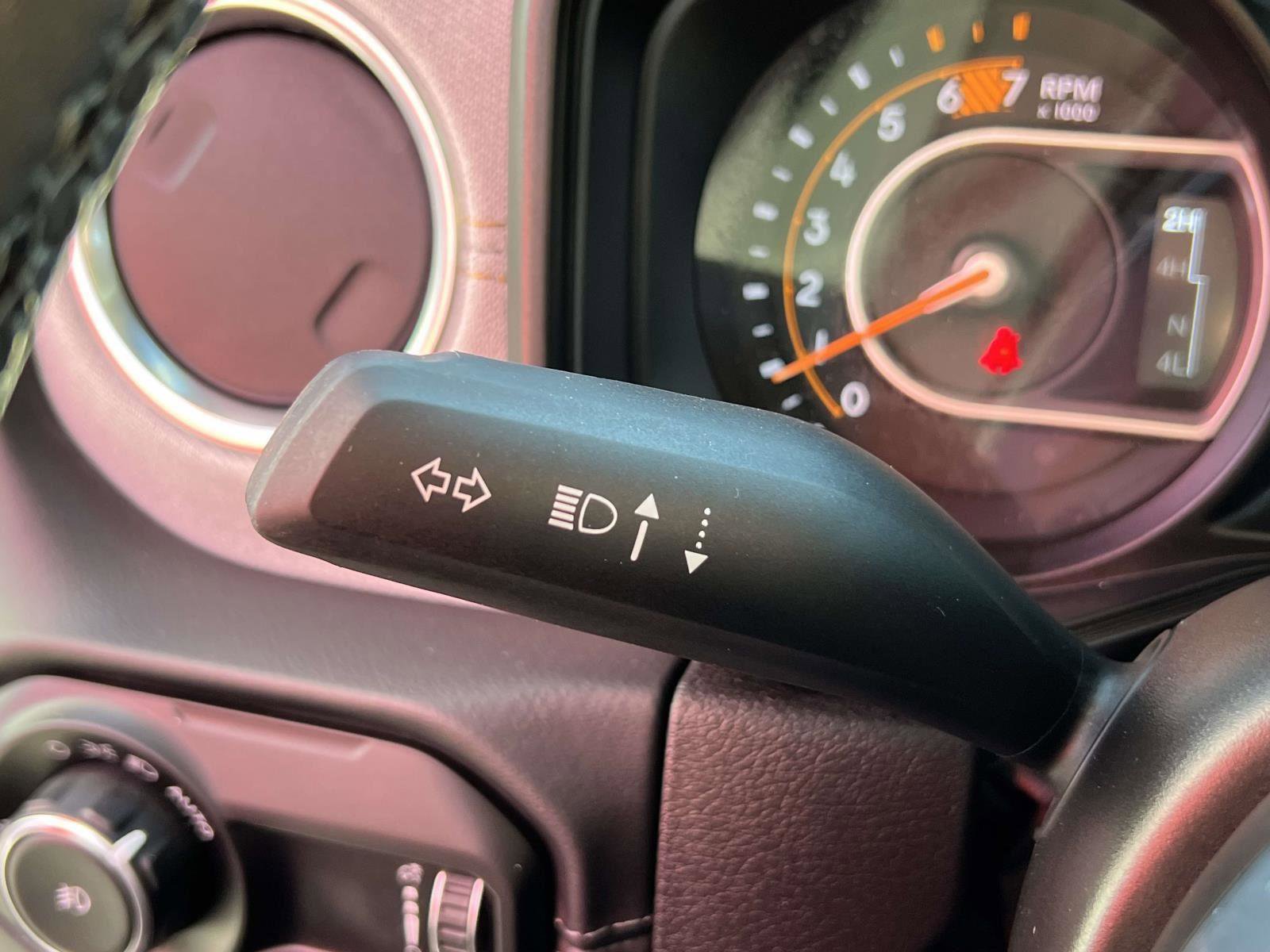 Used 2025 Jeep Wrangler Sahara image 23