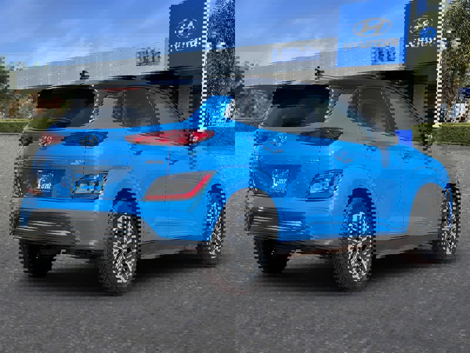 Used 2022 Hyundai Kona SEL image 3