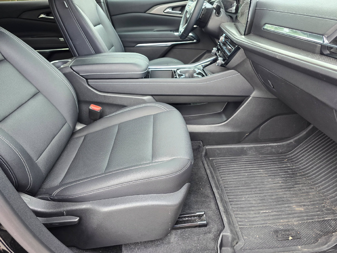 Used 2025 Chevrolet Traverse LT w/ Sun and Wheel Package AWD/4WD image 25