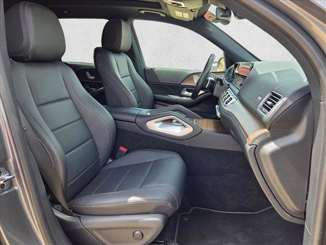 Used 2025 Mercedes-Benz GLS 450 4MATIC w/ AMG Line Exterior image 21