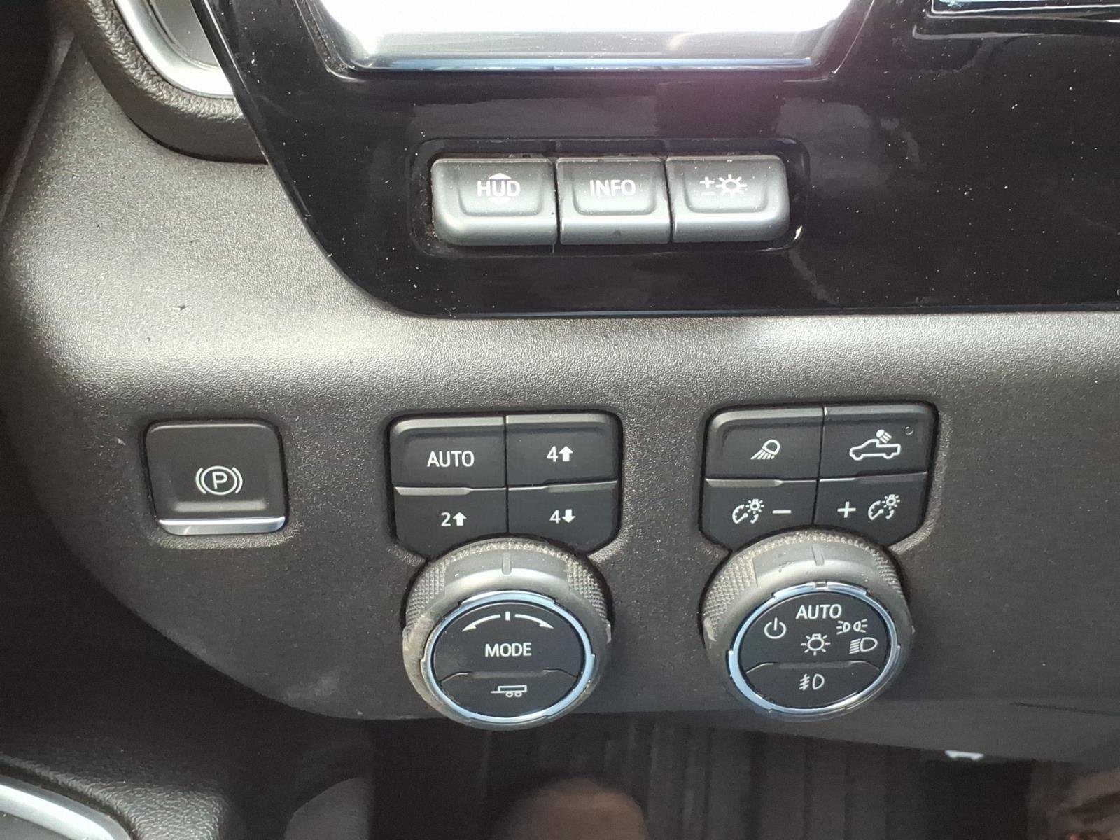 Used 2024 Chevrolet Silverado 2500 High Country w/ Technology Package AWD/4WD image 19