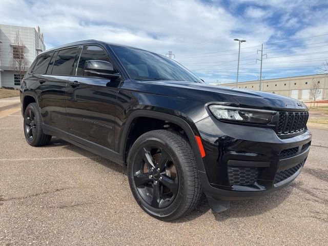 Used 2023 Jeep Grand Cherokee L Laredo image 3