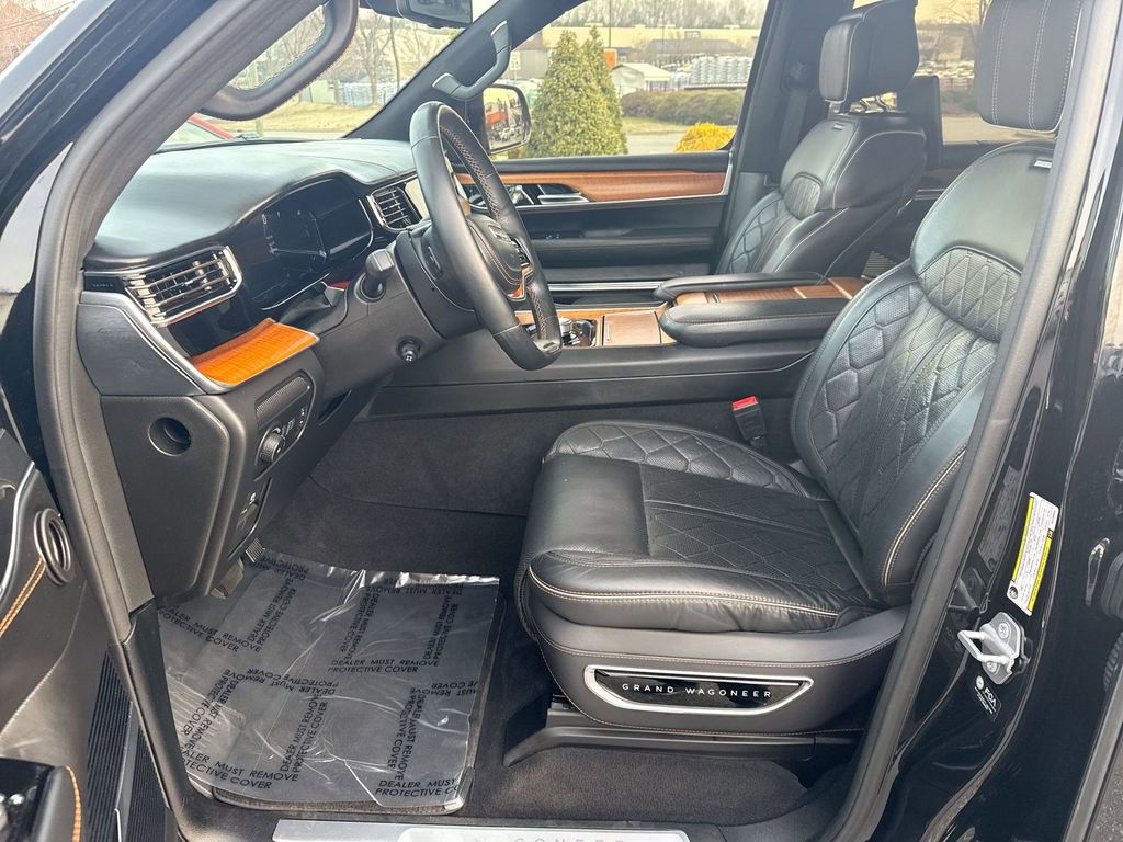 Used 2022 Jeep Grand Wagoneer Series III w/ Rear Seat Video Group 1 image 18