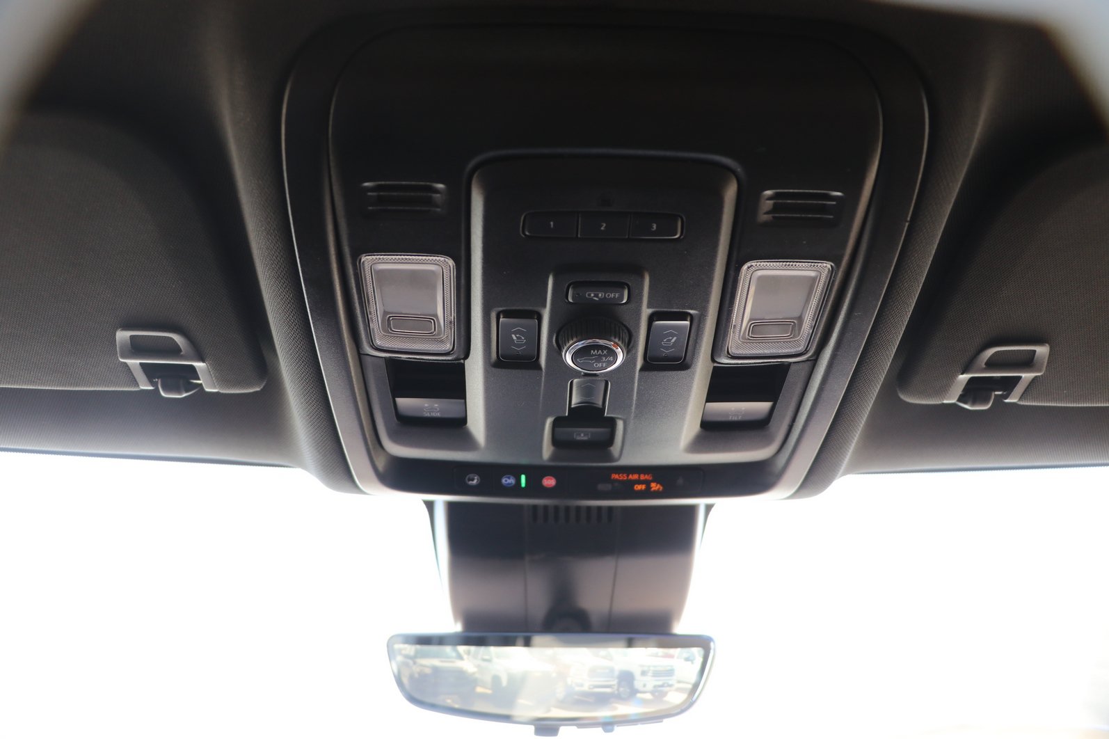 Used 2023 Chevrolet Tahoe Premier w/ Premium Package 2 AWD/4WD image 25