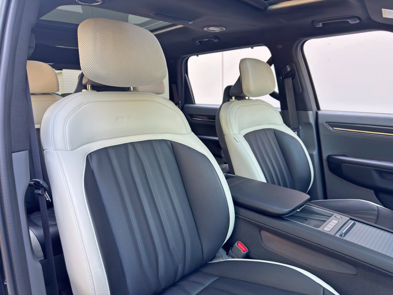 Used 2025 Kia EV9 GT-Line AWD/4WD image 42