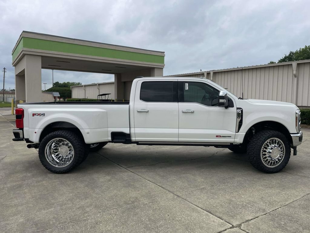 New 2026 Ford F350 King Ranch w/ Chrome Package AWD/4WD image 2