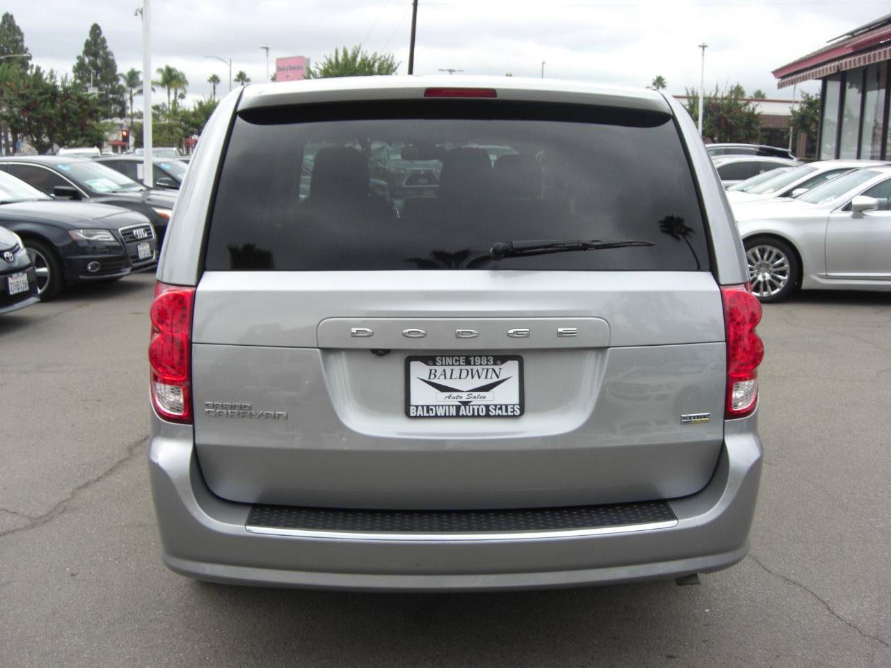 Used 2019 Dodge Grand Caravan SE FWD image 9