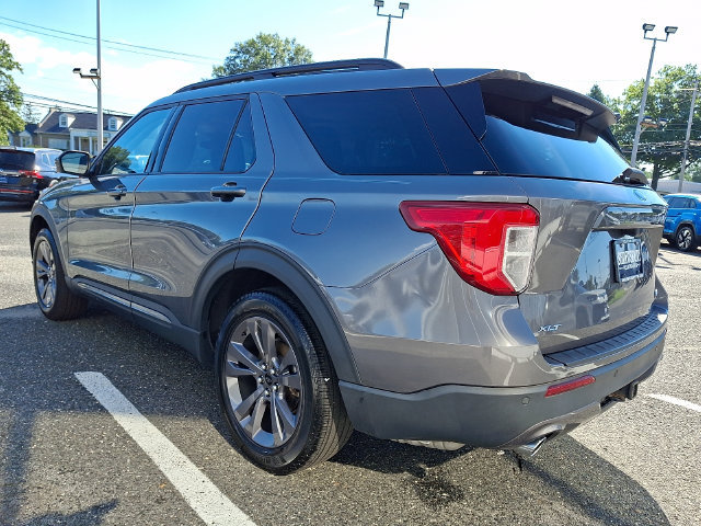 Used 2023 Ford Explorer XLT w/ Equipment Group 202A AWD/4WD image 4