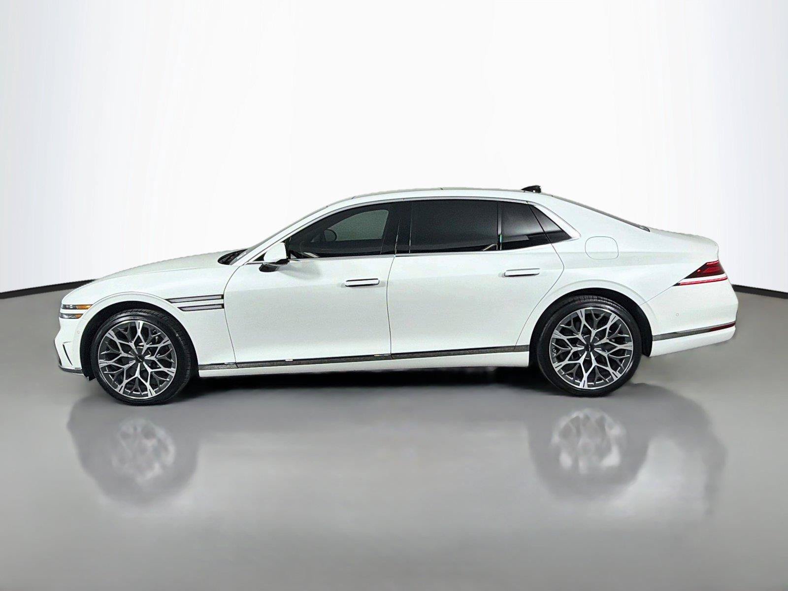 Used 2023 Genesis G90 3.5T AWD/4WD image 8