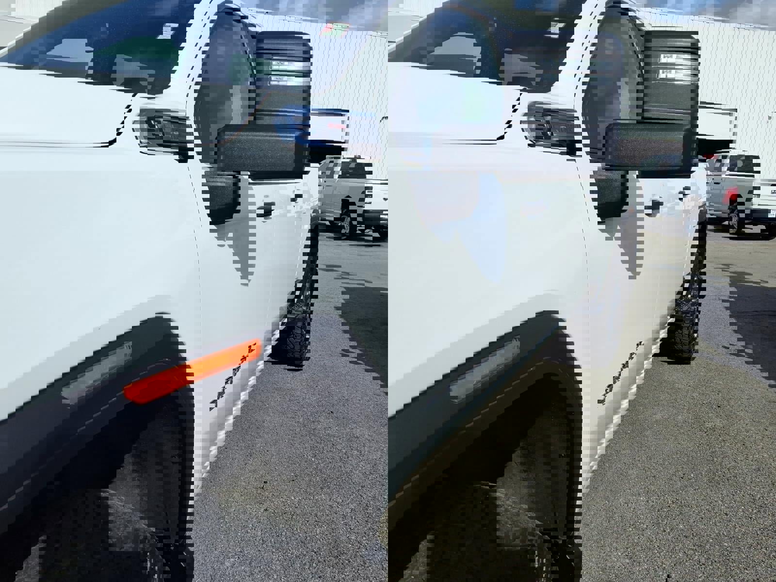 Used 2024 GMC Sierra 2500 Pro w/ Convenience Package image 5