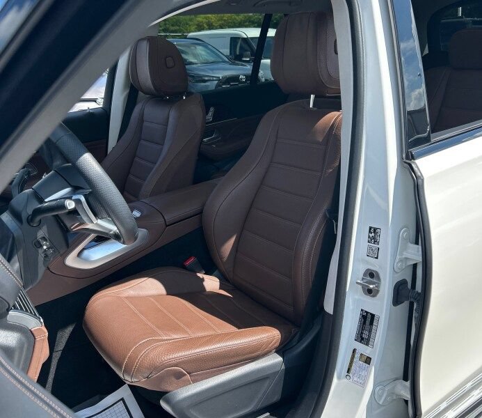 Used 2024 Mercedes-Benz GLS 450 4MATIC image 5