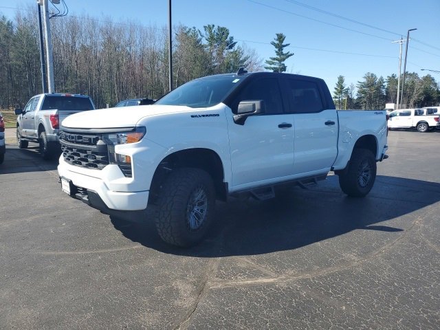 Used 2024 Chevrolet Silverado 1500 Custom w/ LPO, Dark Essentials Package image 3