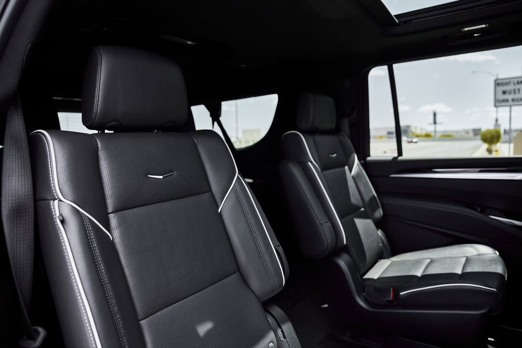 Used 2025 Cadillac Escalade ESV Sport AWD/4WD image 43
