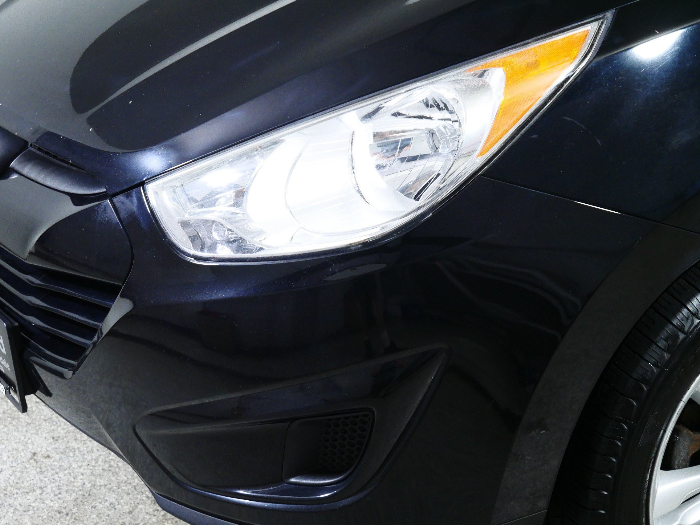 Used 2011 Hyundai Tucson GLS FWD image 16