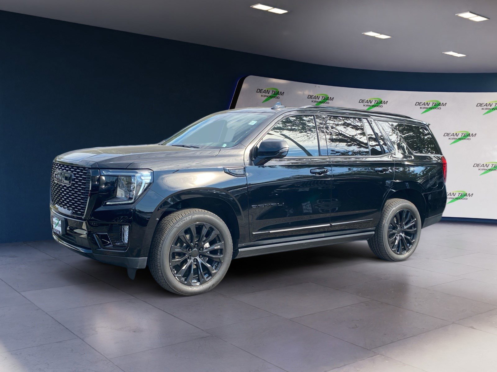 Used 2021 GMC Yukon Denali w/ Denali Premium Package image 2