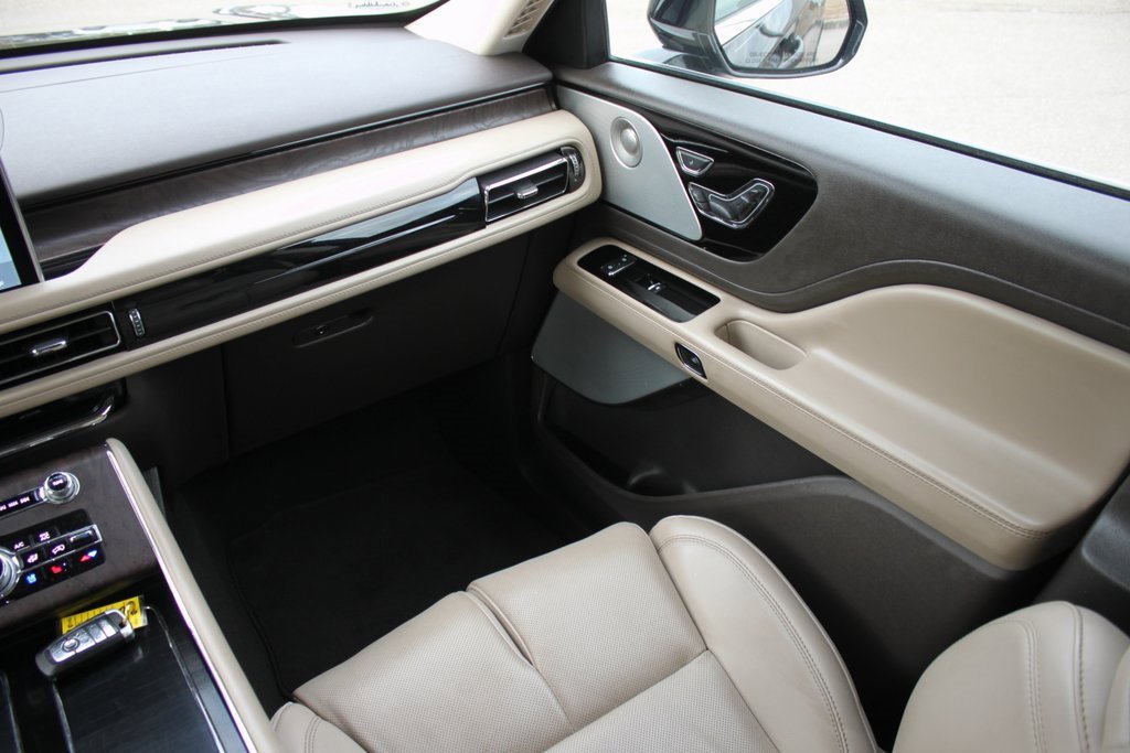 Used 2021 Lincoln Aviator Grand Touring w/ Equipment Group 302A image 11