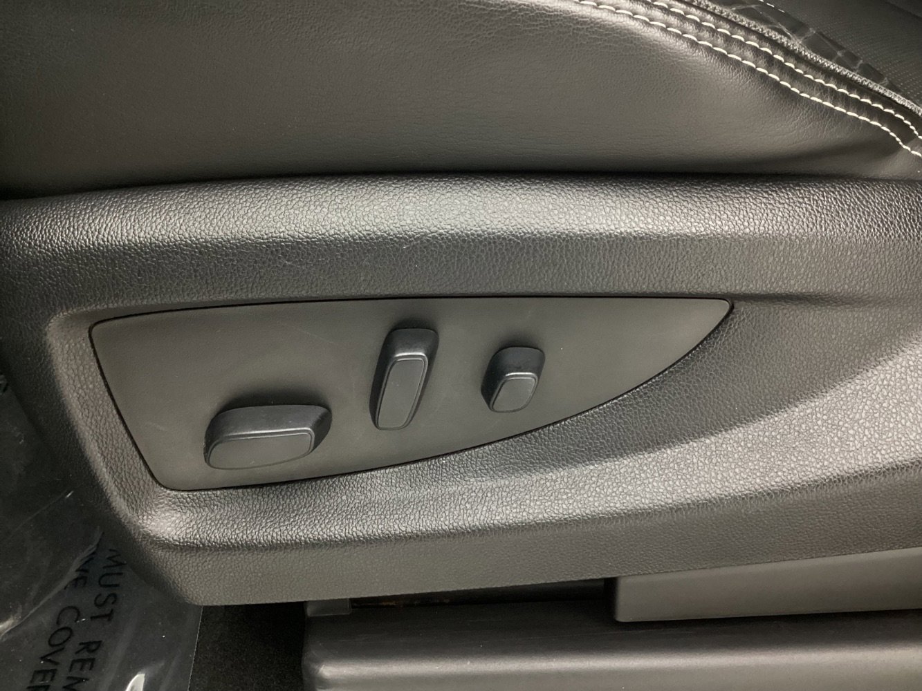 Used 2020 GMC Yukon XL Denali image 38